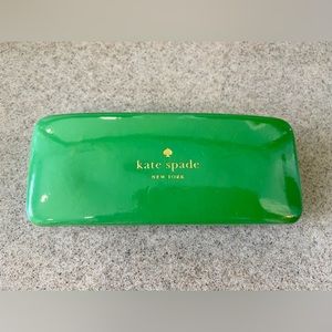 Kate Spade sunglasses/glasses case with cleaning cloth